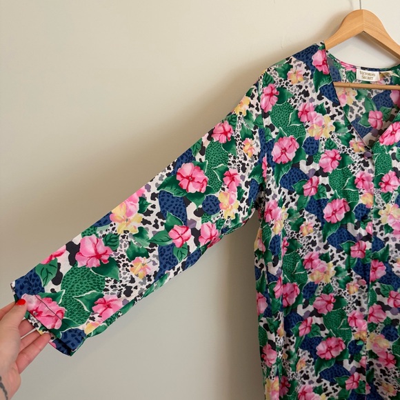 Vintage Victoria's Secret Silk Floral Top Gold Label Sleep Shirt Women's Size S - Picture 5 of 8
